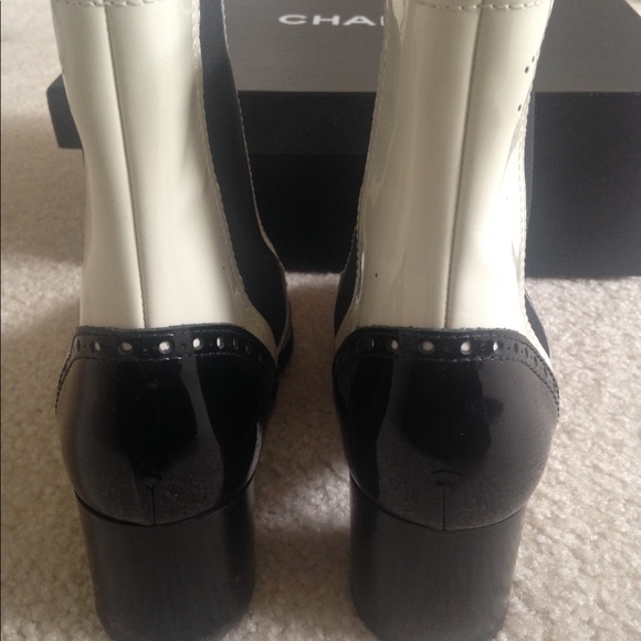 ‼️SOLD ‼️Authentic Chanel patent leather boots - Picture 5 of 8